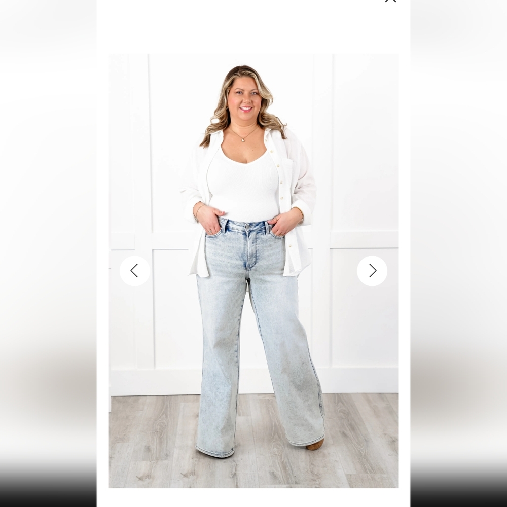 Classic Light Blue Women's Jeans - Picture 4 of 7